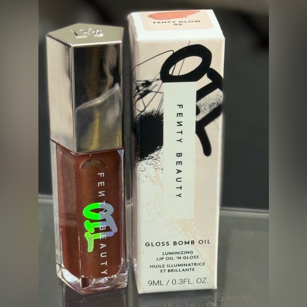 NIB Fenty Beauty Gloss Bomb Oil Luminizing Lip Oil in Shade Fenty Glow